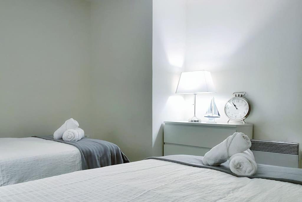 Apartment Two Bedroom Luxury With Film Style *